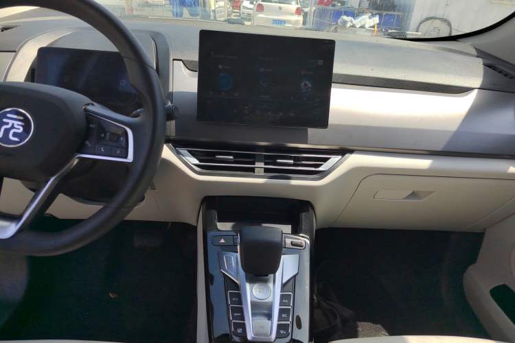 Used BYD Yuan Pro 2021 401 km Luxury Version Audio And AC Panel