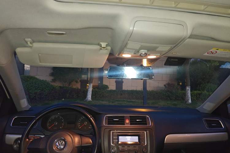 Used Volkswagen Sagitar 2014 1.6L Automatic Comfort Model
