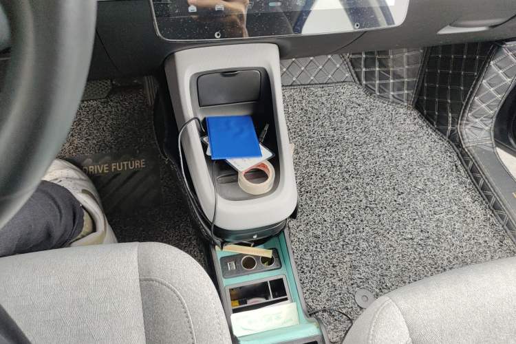 Used Leapmotor T03 2022 Crystal Edition Gear Lever