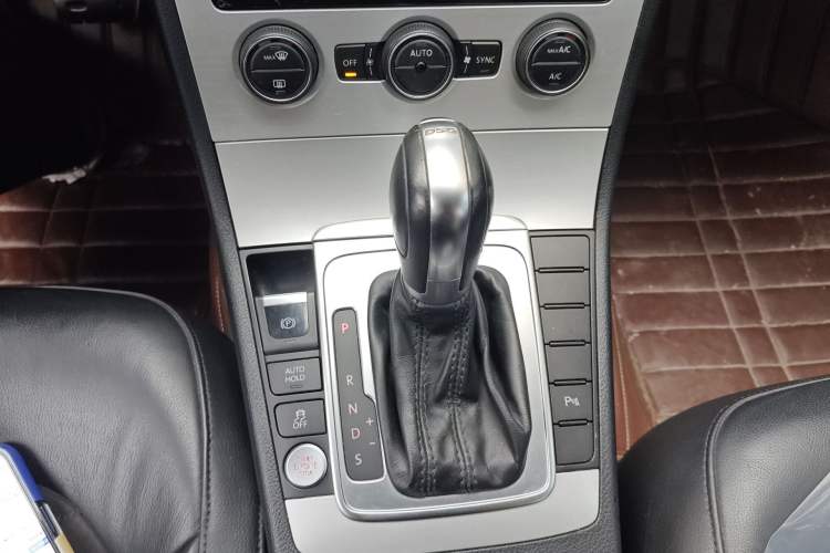 Used Volkswagen Magotan 2015 1.8TSI Luxury Model Gear Lever