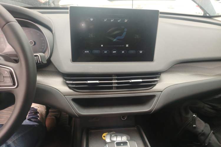 Used Hongqi E-QM5 2022 431 km Charge & Enjoy Edition