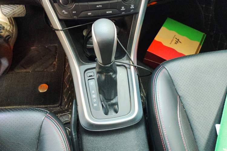 Used Suzuki S-Cross 2014 1.6L CVT Two-Wheel Drive Elite Version
