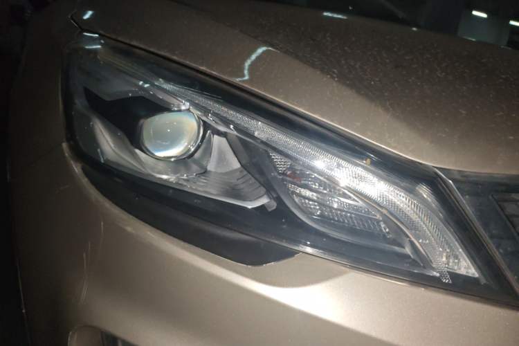 Used Geely Auto Emgrand GS 2016 Sports Edition 1.8L Manual LingShang Model Right Front Headlight