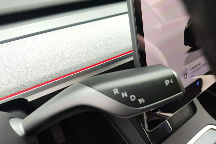 Used Tesla Model Y 2023 Long-Range All-Wheel-Drive Version