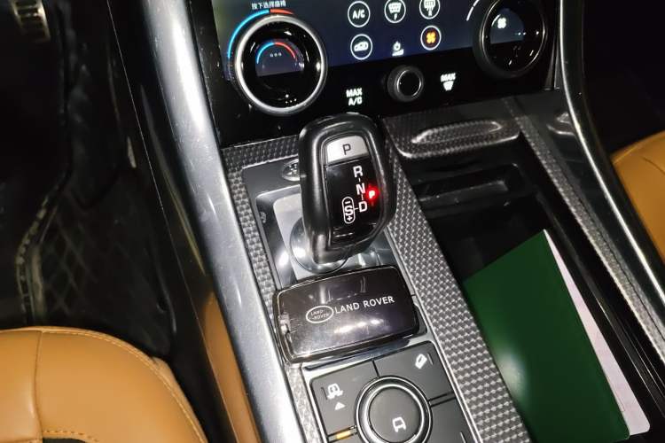 Used Land Rover Range Sport 2018 3.0 SC V6 HSE DYNAMIC Gear Lever