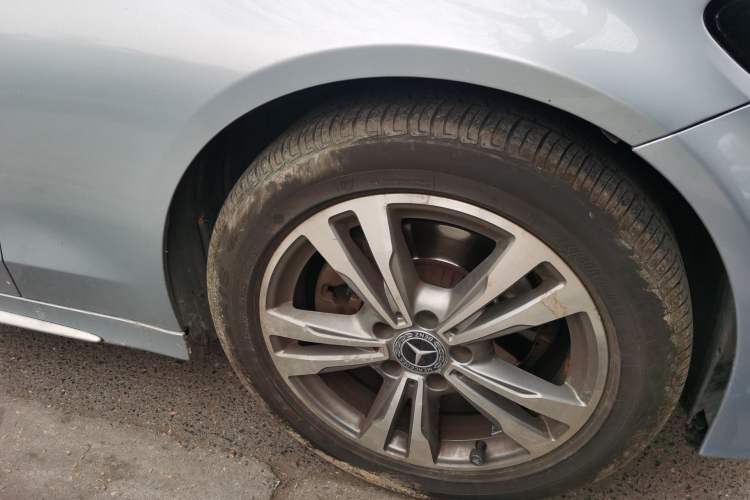 Used Mercedes-Benz C-Class 2017 Facelift C 200 L Sport Edition Right Front Wheel Hub