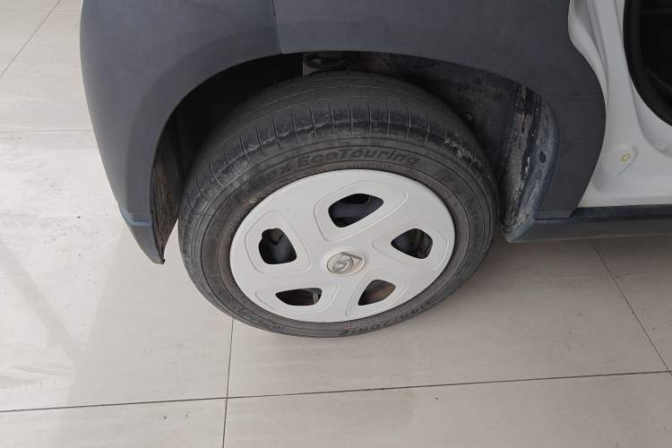 Used Baojun E100 2019 250KM Smart Drive Edition Right Rear Wheel Hub