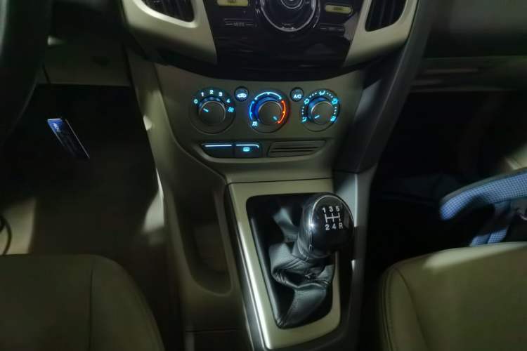 Used Ford Focus 2012 Sedan 1.6L Manual Comfort Model