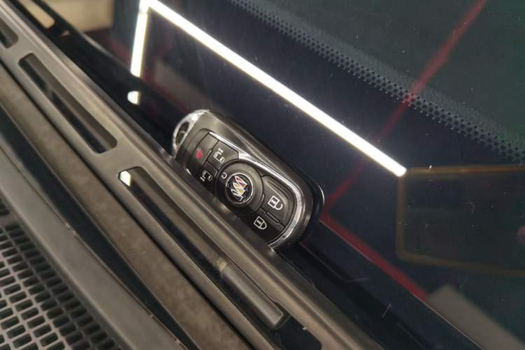 Used Buick GL8 2022 ES Landtrek 653T Luxury Edition