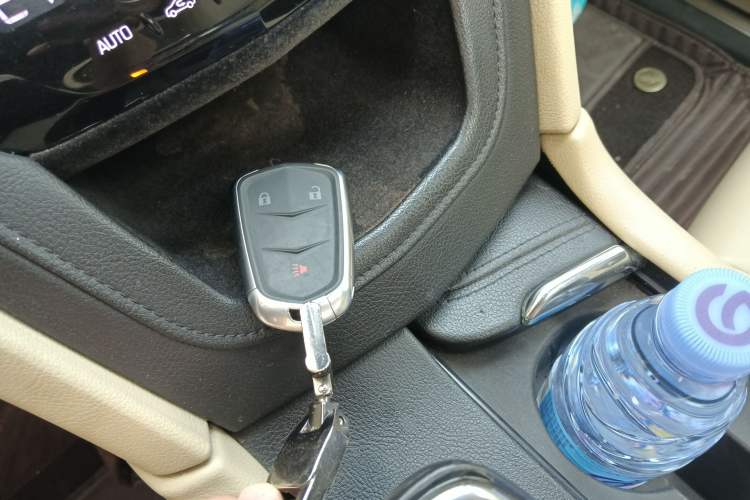 Used Cadillac XT5 2016 28T Four-Wheel Drive Tech Version Vehicle Key