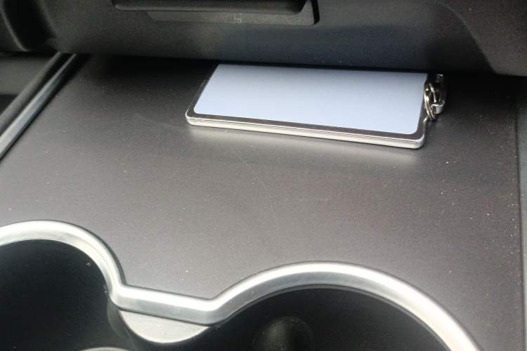 Used Tesla Model Y 2023 Long-Range All-Wheel-Drive Version