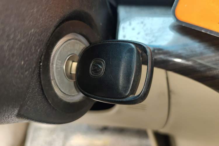 Used CHANGAN Raeton 2013 1.8T Automatic Elite Model China IV Standard
