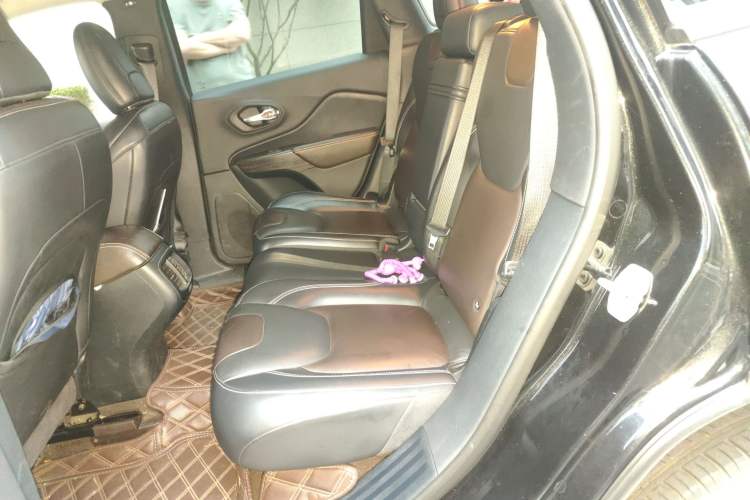 Used Jeep Cherokee 2016 2.4L Leading Edition