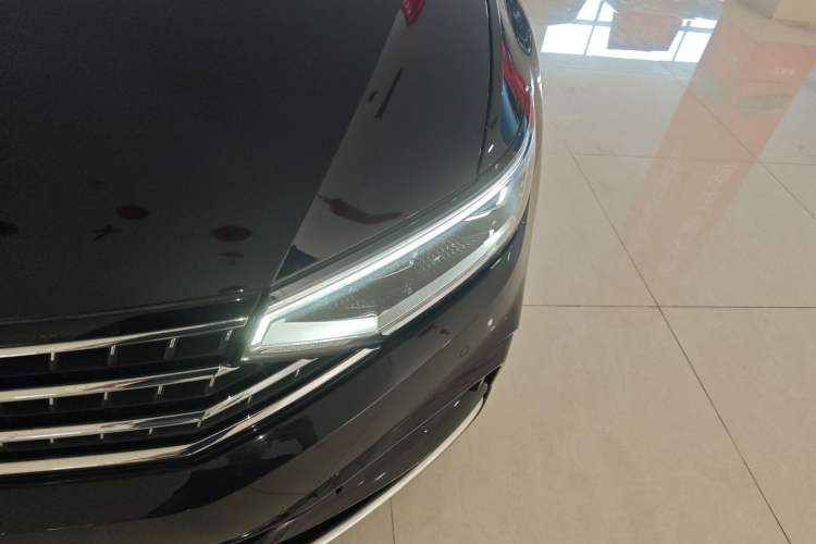 Used Volkswagen Magotan 2023 2 Million Units Limited Edition 330TSI DSG Leading Version
