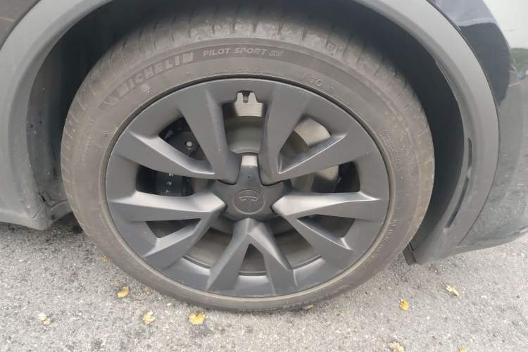 Used Tesla Model X 2023 Dual-Motor All-Wheel-Drive Version Right Front Wheel Hub