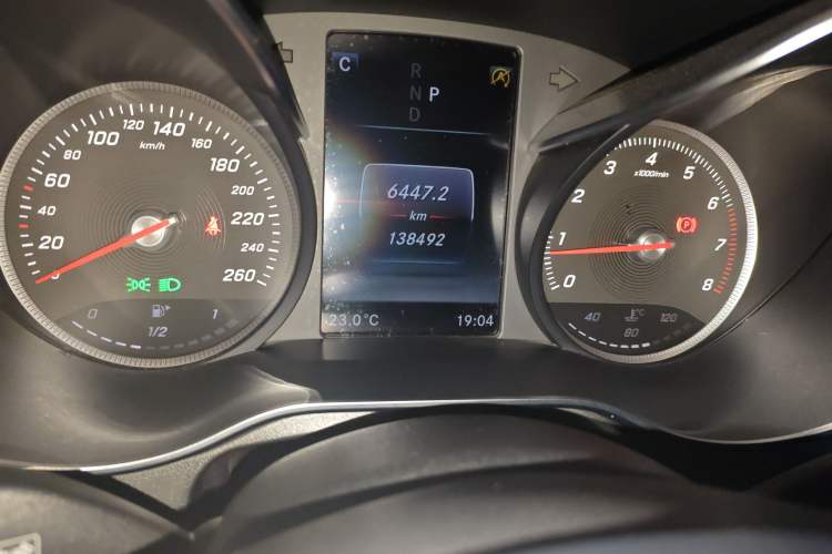 Used Mercedes-Benz GLC 2019 GLC 200 L 4MATIC Odometer Close Up