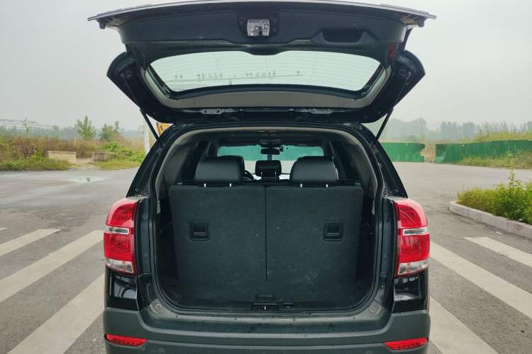 Used Chevrolet Captiva 2017 2.4L 4x4 Flagship Edition 7-Seater