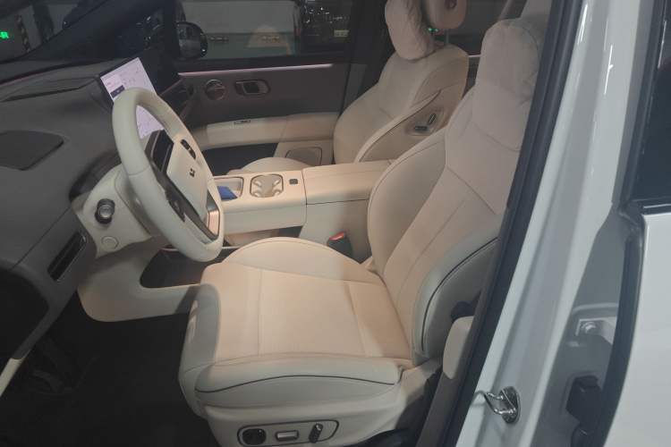 Used Li Auto Li Auto i6 2025 Model Two-Wheel-Drive Standard Type