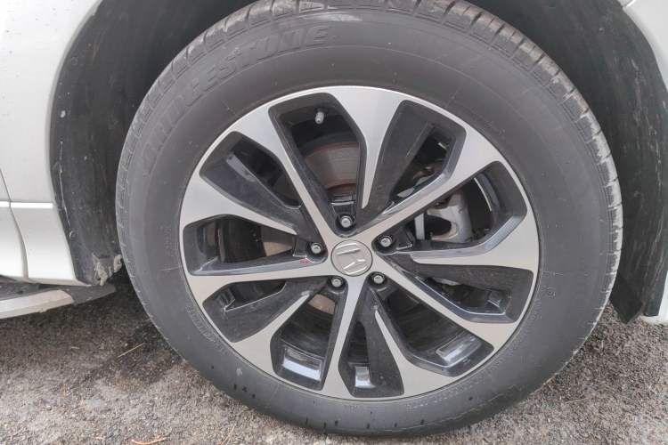 Used Honda Avancier 2017 240TURBO Two-Wheel Drive Elite Edition Right Front Wheel Hub