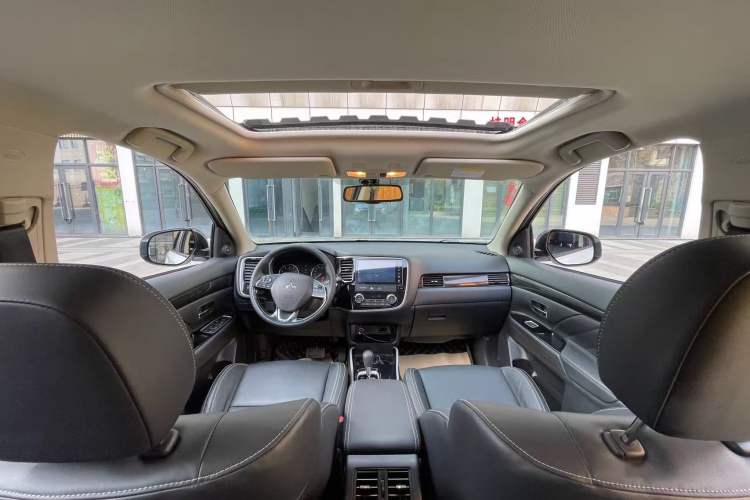 Used Mitsubishi Outlander 2020 2.0L Two-Wheel Drive Enjoyment Version 5 Seats