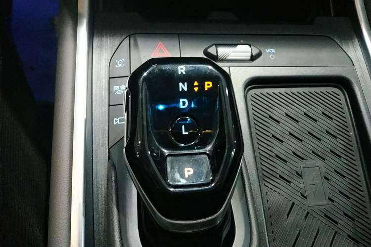 Used Ford Edge 2025 Ford Explorer L 2.0T EcoBoost E-Hybrid Four-Wheel-Drive 7-Seater Supreme Model