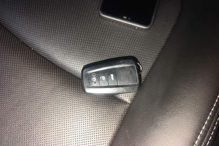 Used Toyota Corolla 2021 Dual-Motor 1.8L E-CVT Elite Edition
