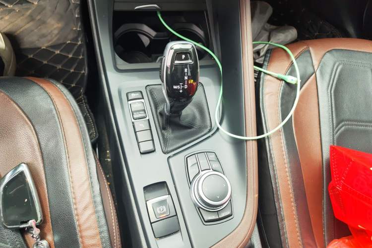 Used BMW X1 2022 sDrive25Li Leading Model Gear Lever