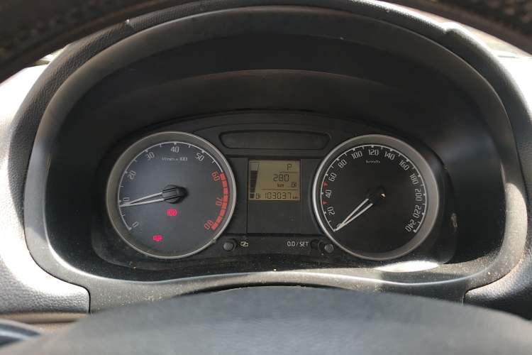 Used Skoda Fabia 2008 1.6L Automatic Crystal Edition Instrument Cluster