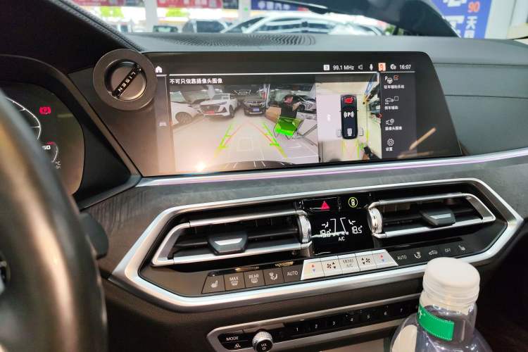 Used BMW X5 2022 Restyled xDrive 30Li Luxury Version M Sport Package
