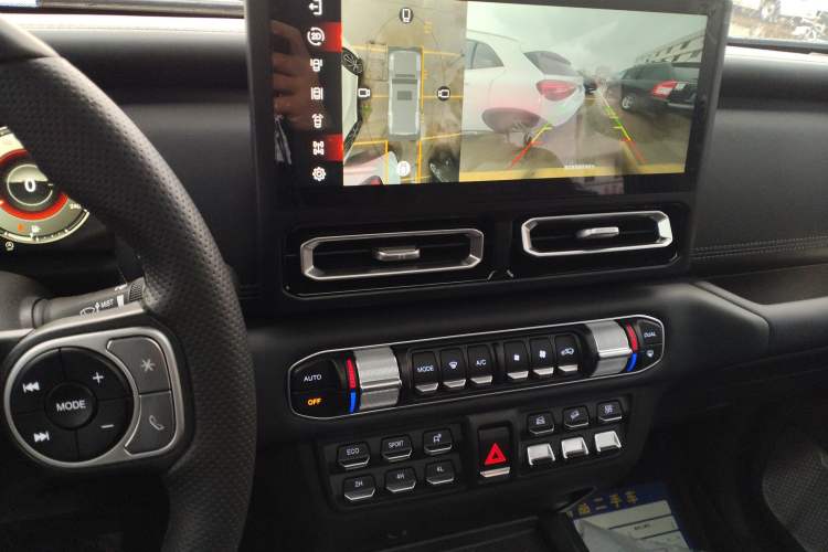 Used 212 T01 2024 2.0T Explorer Audio And AC Panel