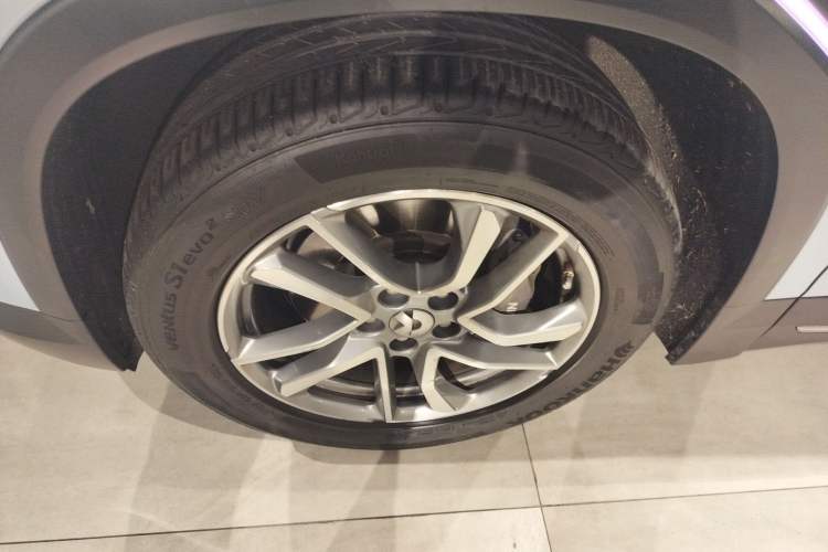 Used Nio ES6 2020 420 km Sport Edition Left Front Wheel Hub