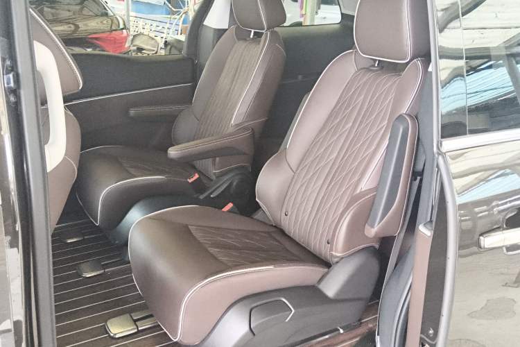 Used Buick GL8 2022 Land Executive Class 652T Prestige Model
