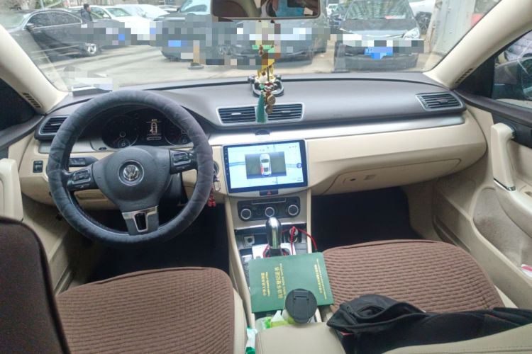 Used Volkswagen Magotan 2012 Revised Version 1.8TSI Leading Edition Center Console