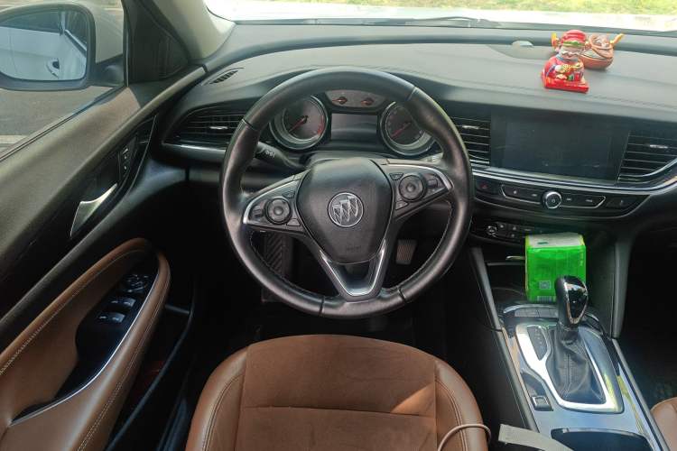 Used Buick Regal 2019 20T Elite Version China VI Standard Steering Wheel