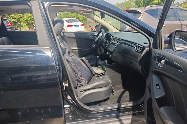 Used Dongfeng Fengon 580 2017 1.8L Manual Comfort Model Right Front Seat