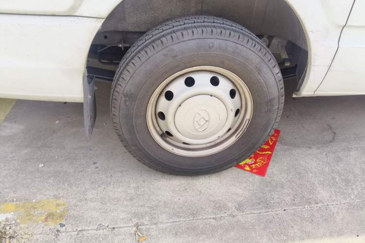 Used SAIC MAXUS Xintu V80 2023 2.0T AMT Classic Aoyuntong Long Wheelbase Mid-Height 6/7/8/9-Seater
