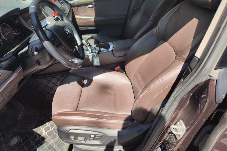 Used BMW 5 Series GT 2015 528i Luxury Edition Left Front Seat