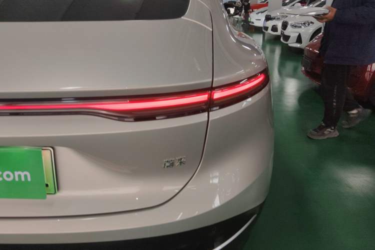 Used Nio ET9 2025 100kWh Signature Edition Right Rear Taillight