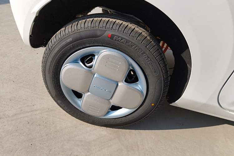 Used Geely Galaxy Panda 2024 Panda Mini 200km Endurance Bear
