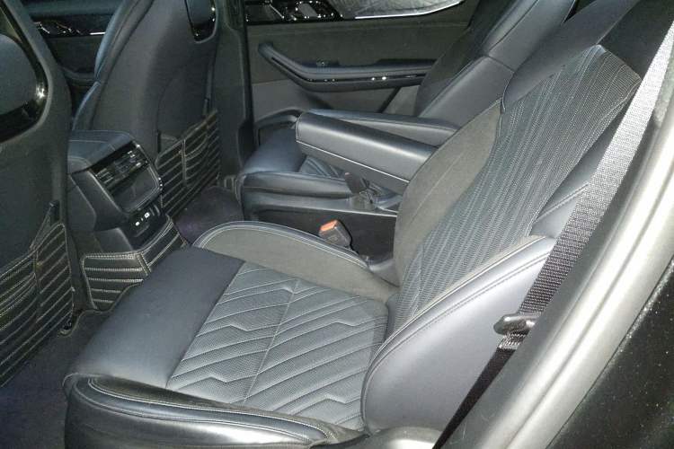 Used Lynk & Co 09 EM-P 2021 2.0T PHEV Halo Six-Seater