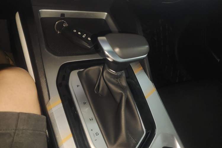 Used Geely Auto Emgrand L 2022 1.4T CVT Flagship Edition Gear Lever