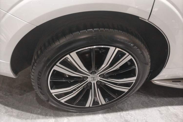 Used Volvo XC60 New Energy 2023 T8 Plug-in Hybrid Long-Range All-Wheel Drive Smart Luxury Edition