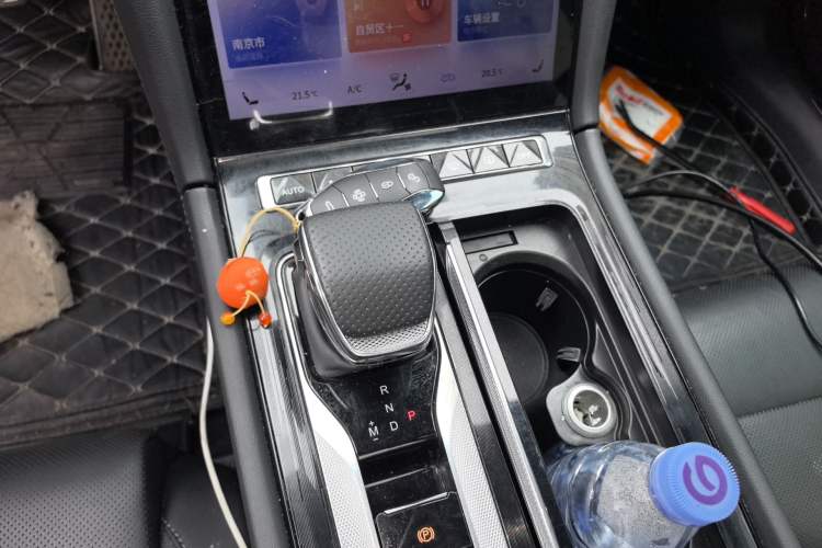 Used Hongqi H6 2023 2.0T ZhiShang Version Gear Lever