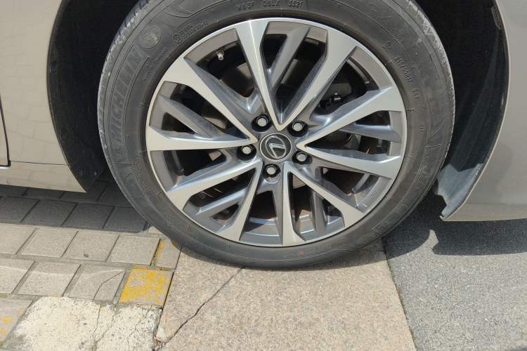 Used Lexus ES 2022 300h Excellence Edition