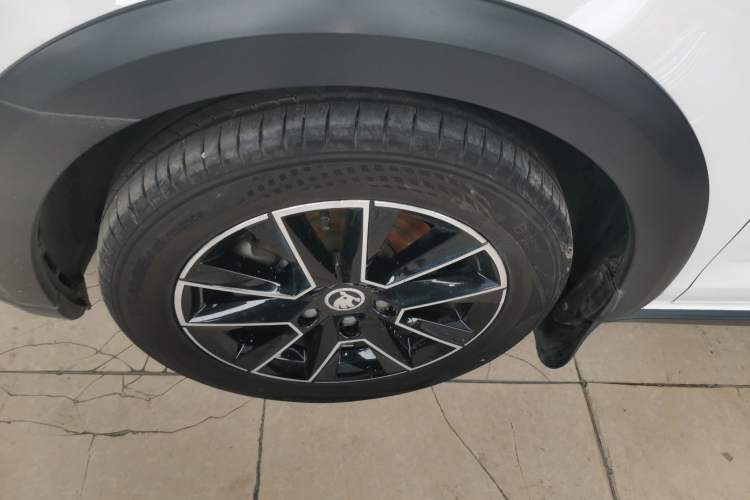 Used Skoda Octavia 2018 Station Wagon TSI230 DSG Luxury Edition Exterior 4