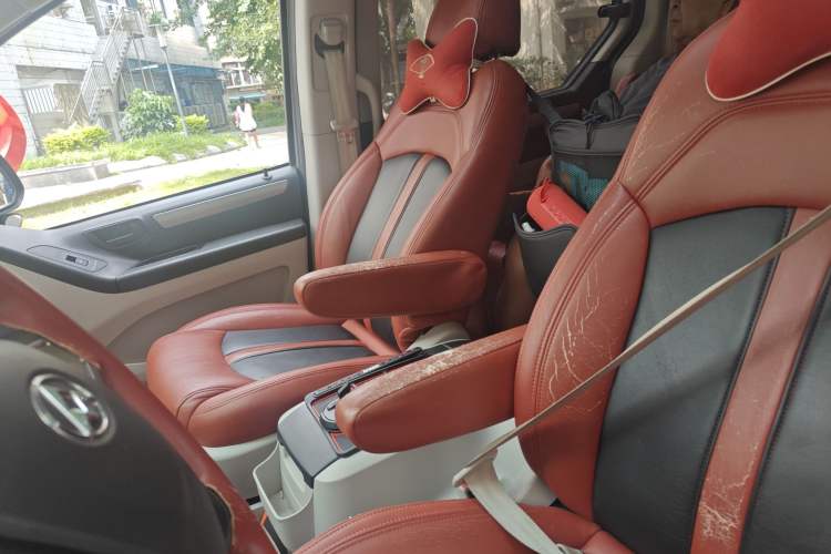 Used SAIC MAXUS G10 2015 2.0T Automatic Anniversary Edition Left Front Seat