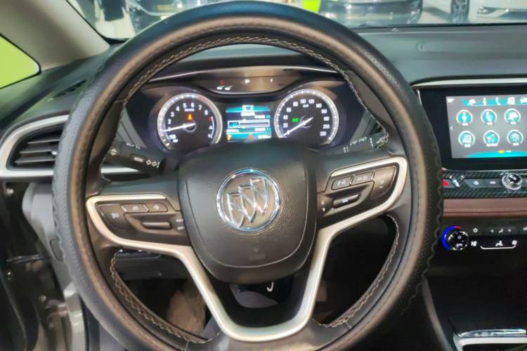 Used Buick GL6 2018 18T 6-Seater Prestige Model
