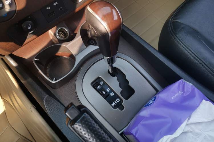 Used SsangYong Rexton W 2014 2.0T Four-Wheel Drive Luxury Navigation Version with 7 Seats