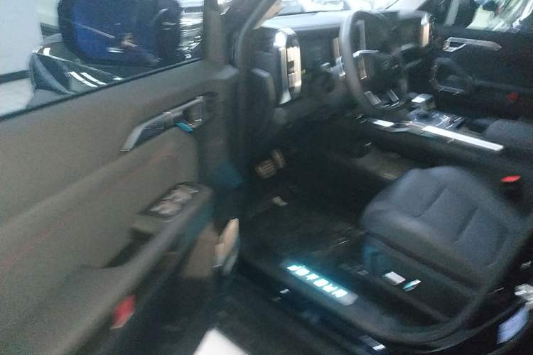 Used JETOUR Traveler 2023 2.0T All-Wheel-Drive CrossPRO Driver Seat