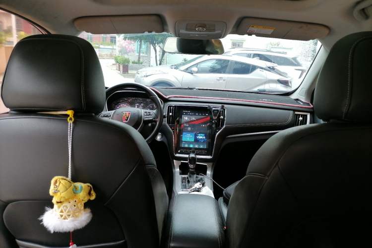 Used Roewe RX5 2018 20T Two-Wheel Drive Automatic Internet Smart Edition
